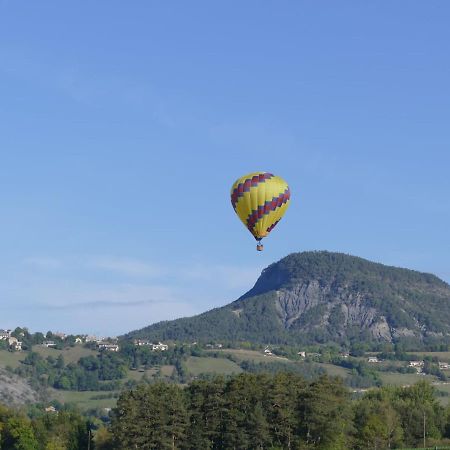 Chambre indépendante deux personnes au bord de la Blanche Selonnet Exterior foto